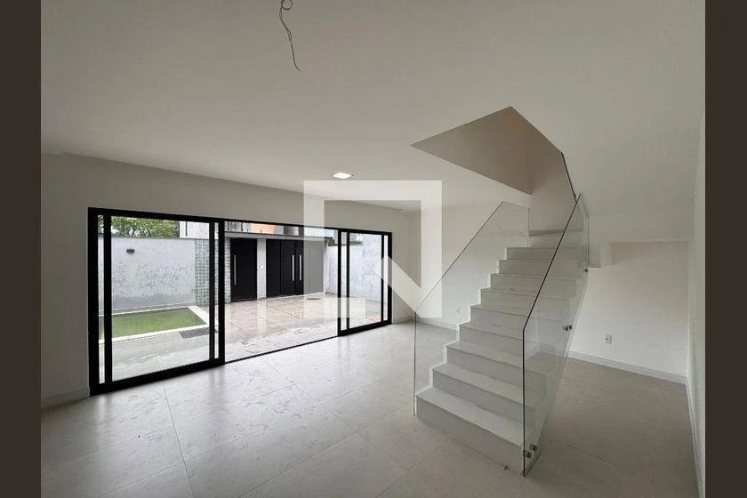 Rental house with 4 bedrooms and 222 m², balcony — photo 13