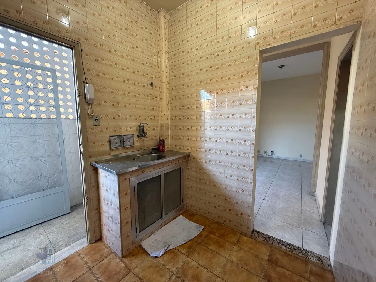 Apartment with 2 bedrooms, 1 bathroom and no parking — photo 2