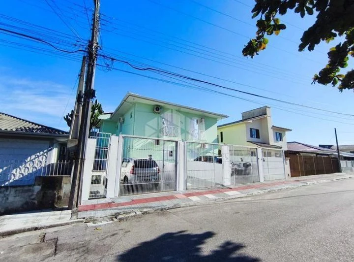 68 m² apartment with air conditioning and 2 bedrooms