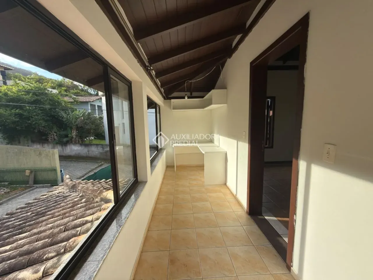 House, 280 m², with a grill on the balcony — photo 16