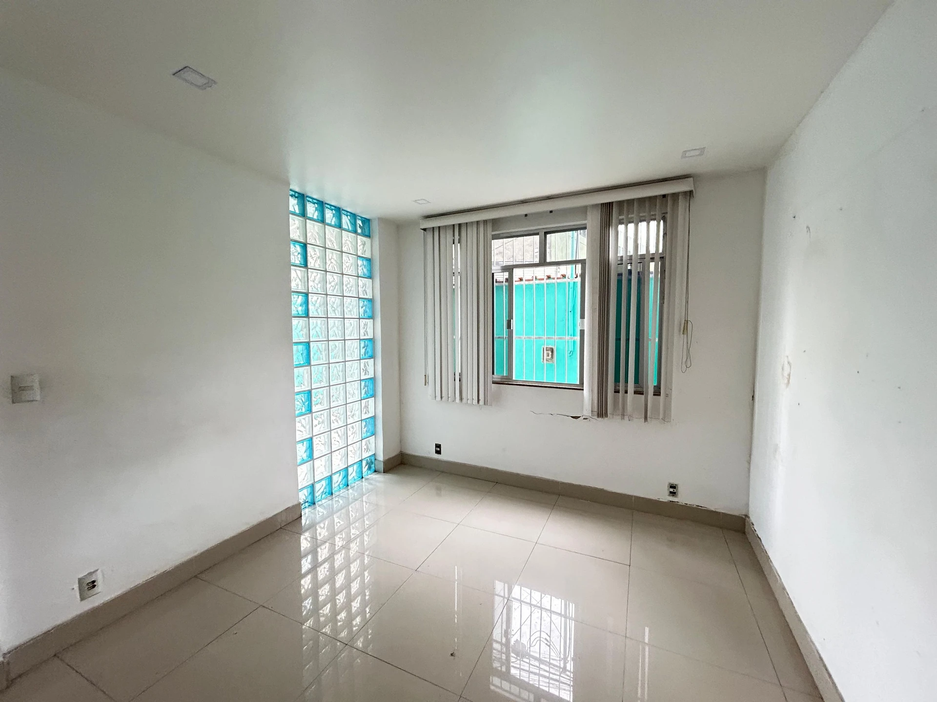 House, 300 m², with a walk-in closet — photo 46
