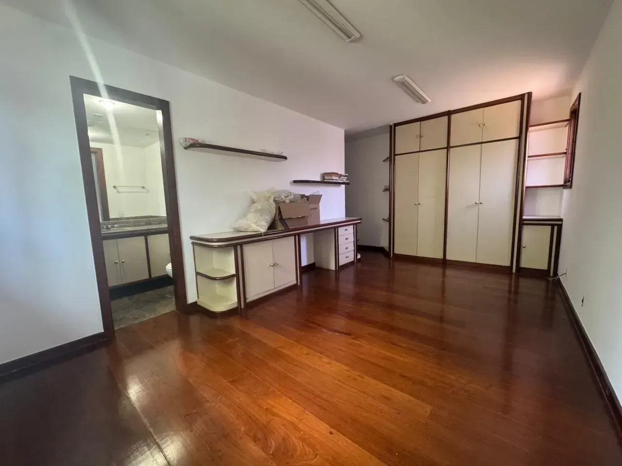 House with 5 suites and an integrated kitchen — photo 26