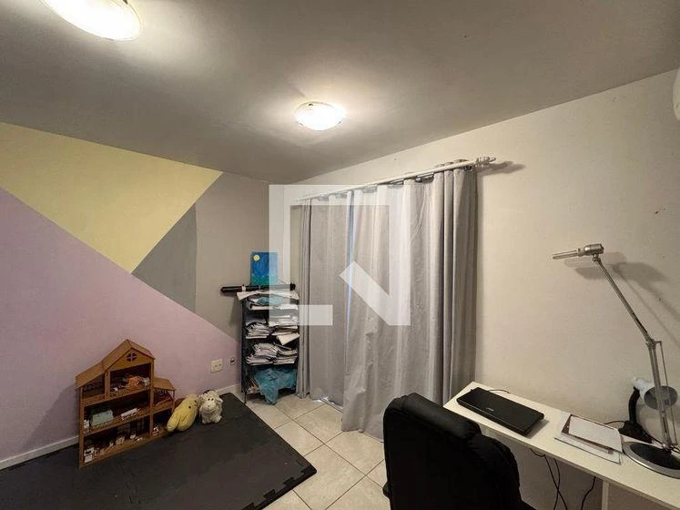Furnished apartment, 132 m², with a glass-enclosed balcony — photo 9