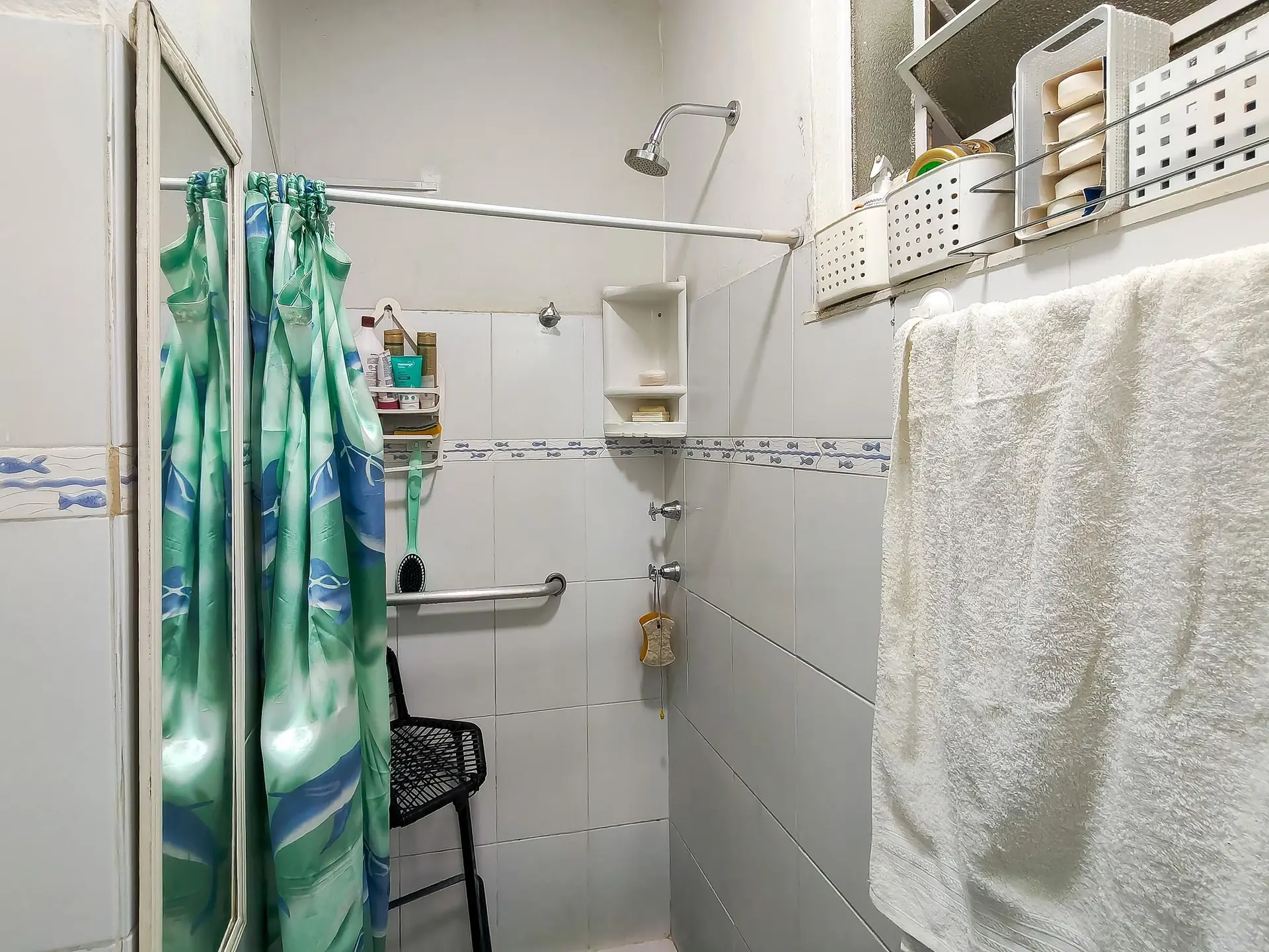 Furnished apartment with 1 en-suite and 2 bathrooms — photo 19