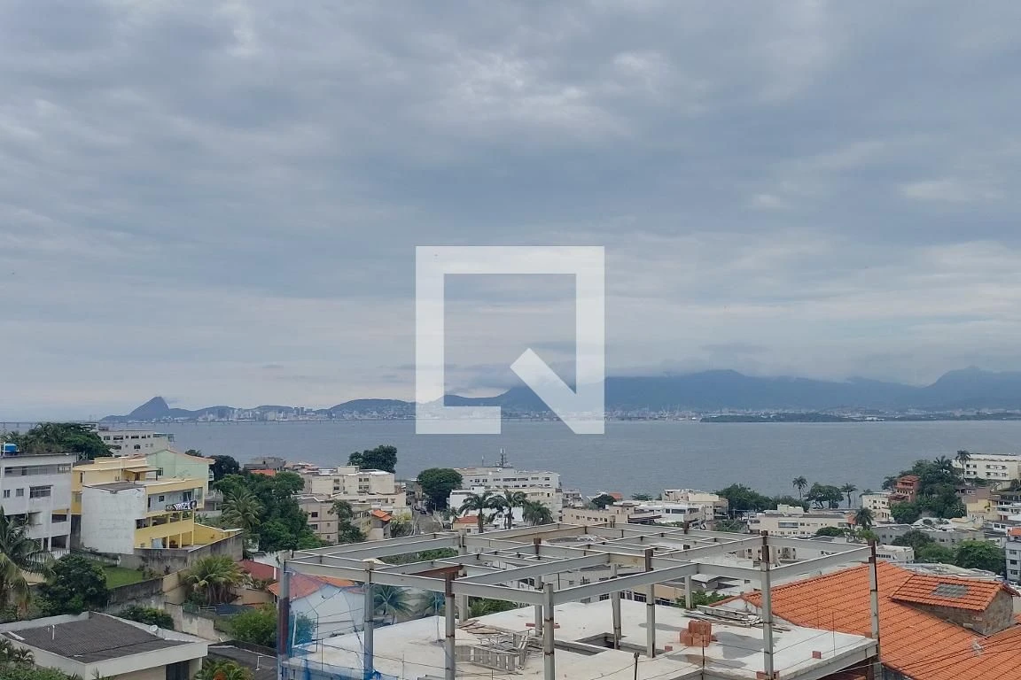 460 m² house with a water view and a private pool — photo 36
