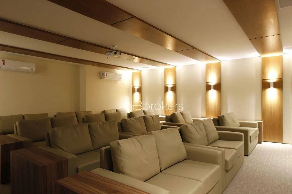 2-bedroom apartment with suite, balcony and private BBQ — photo 46