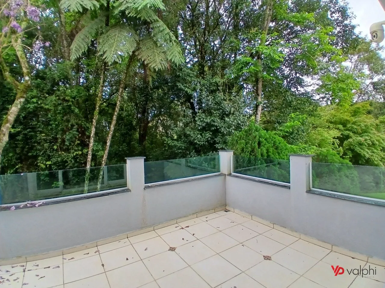 4-bedroom house with a grill on the balcony — photo 24