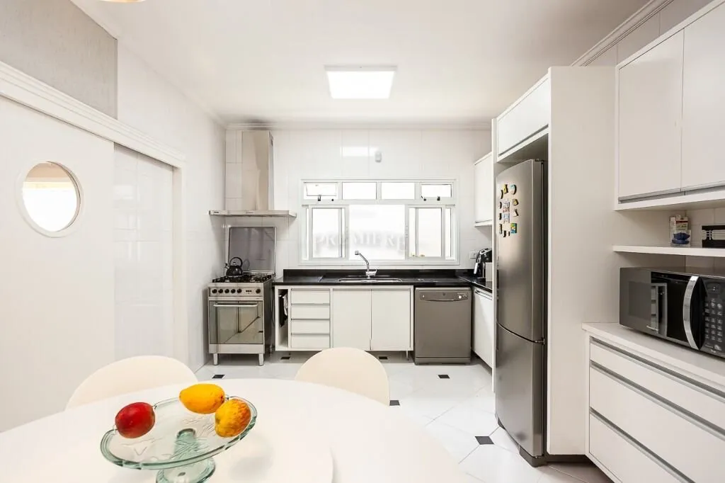 Unfurnished house with 4 en-suite rooms and private garden — photo 9