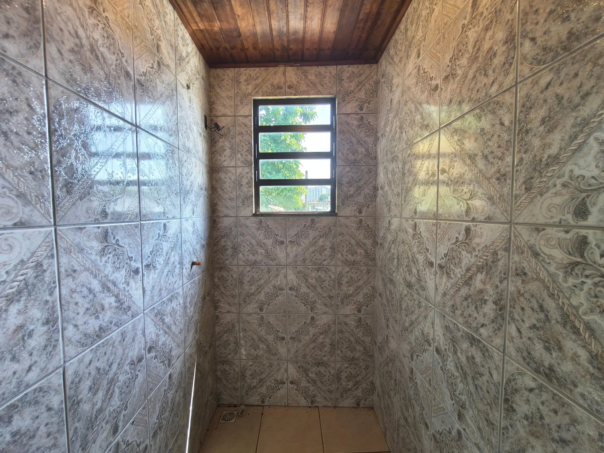 Casa sem mobília com 1 quarto e varanda com pia — photo 14