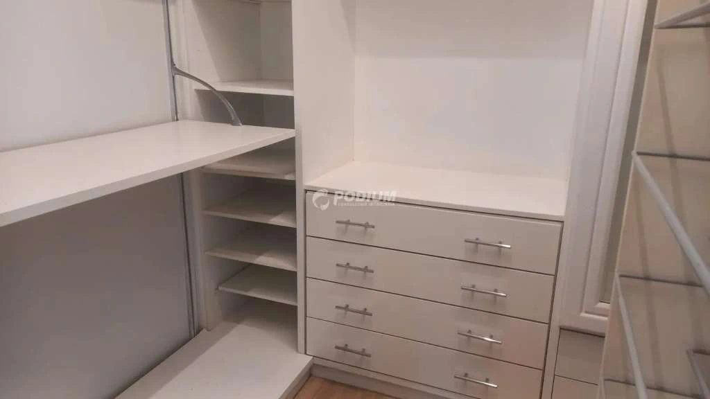 4-bedroom 315 m² apartment with separate kitchen — photo 17