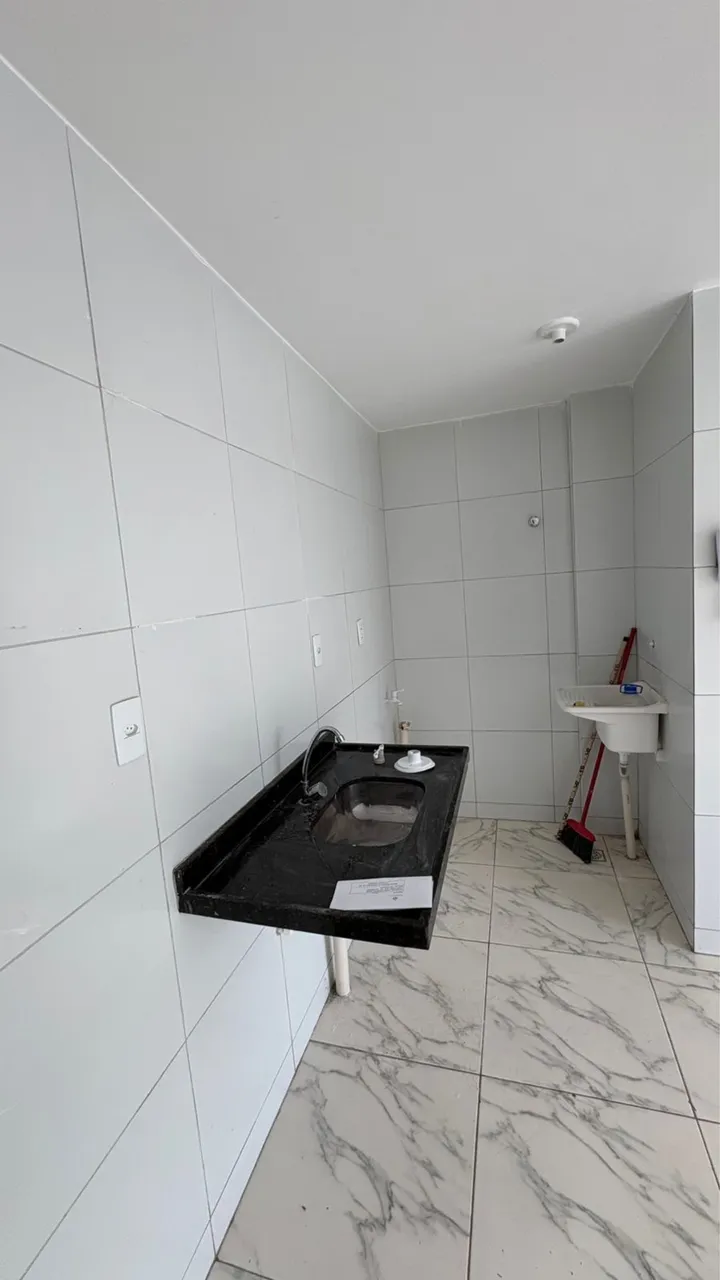 2-bedroom apartment with shared outdoor pool — photo 2