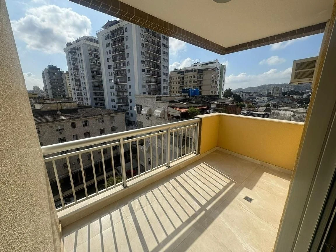 Apartment with 3 bedrooms and 4 bathrooms, balcony sink — photo 25