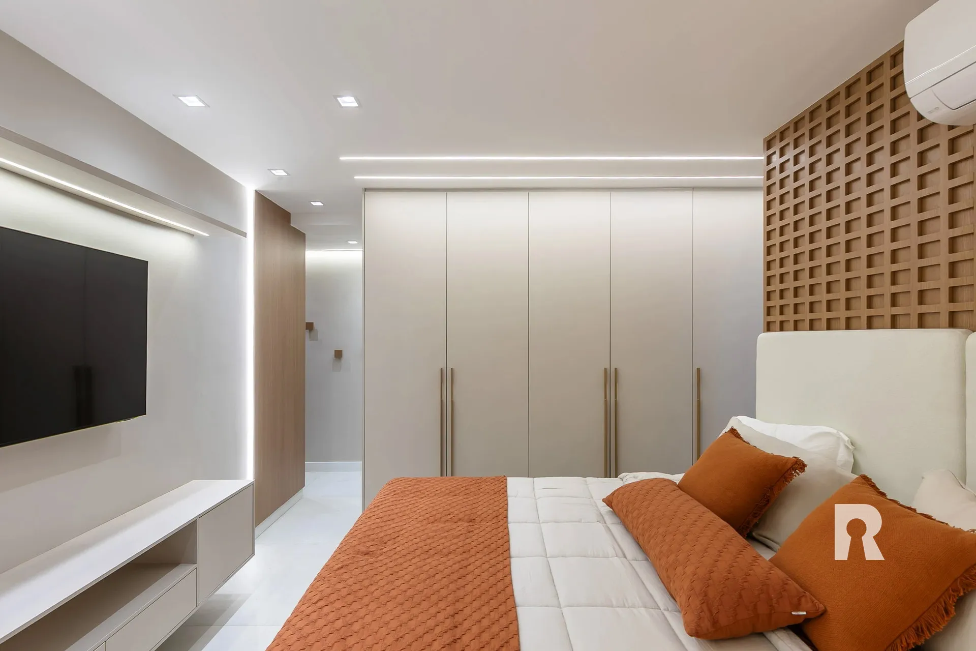 3-bedroom apartment with a jacuzzi — photo 10