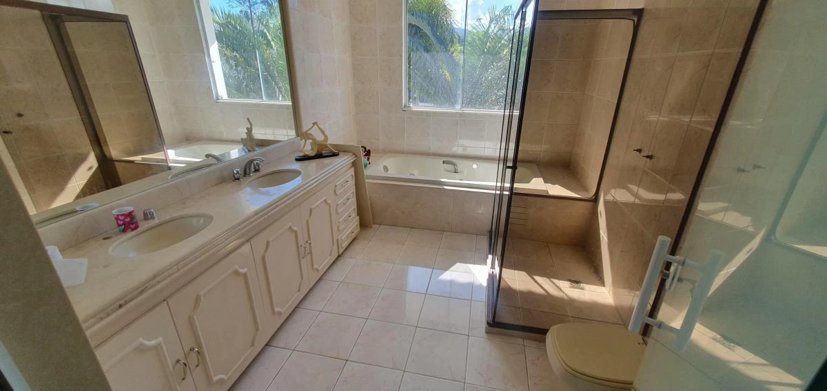 Furnished house with 5 bedrooms and 7 bathrooms — photo 23