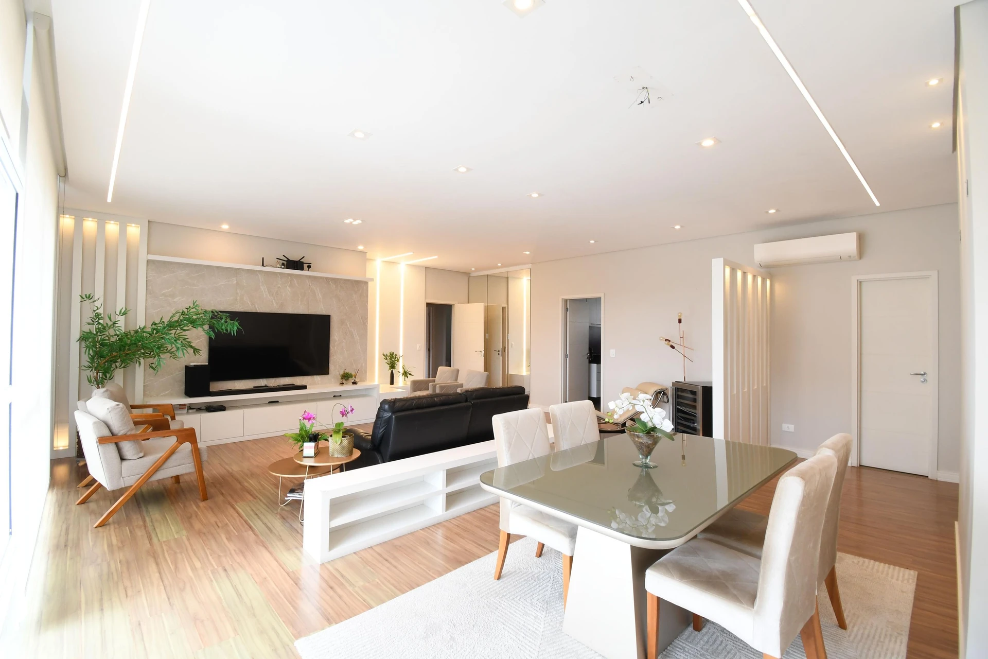 4-bedroom apartment with a dishwasher in Curitiba