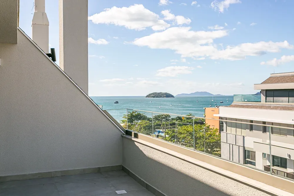 Apartamento mobiliado de 220 m², 3 suítes e BBQ privativo