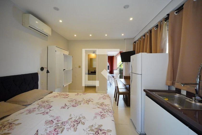 29 m² furnished studio with balcony and 1 bathroom