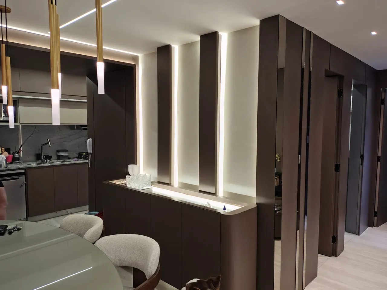 Apartamento com 3 quartos e varanda, pisos de cerâmica — photo 13