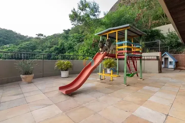 Furnished apartment with 4 bedrooms and 4 bathrooms — photo 15