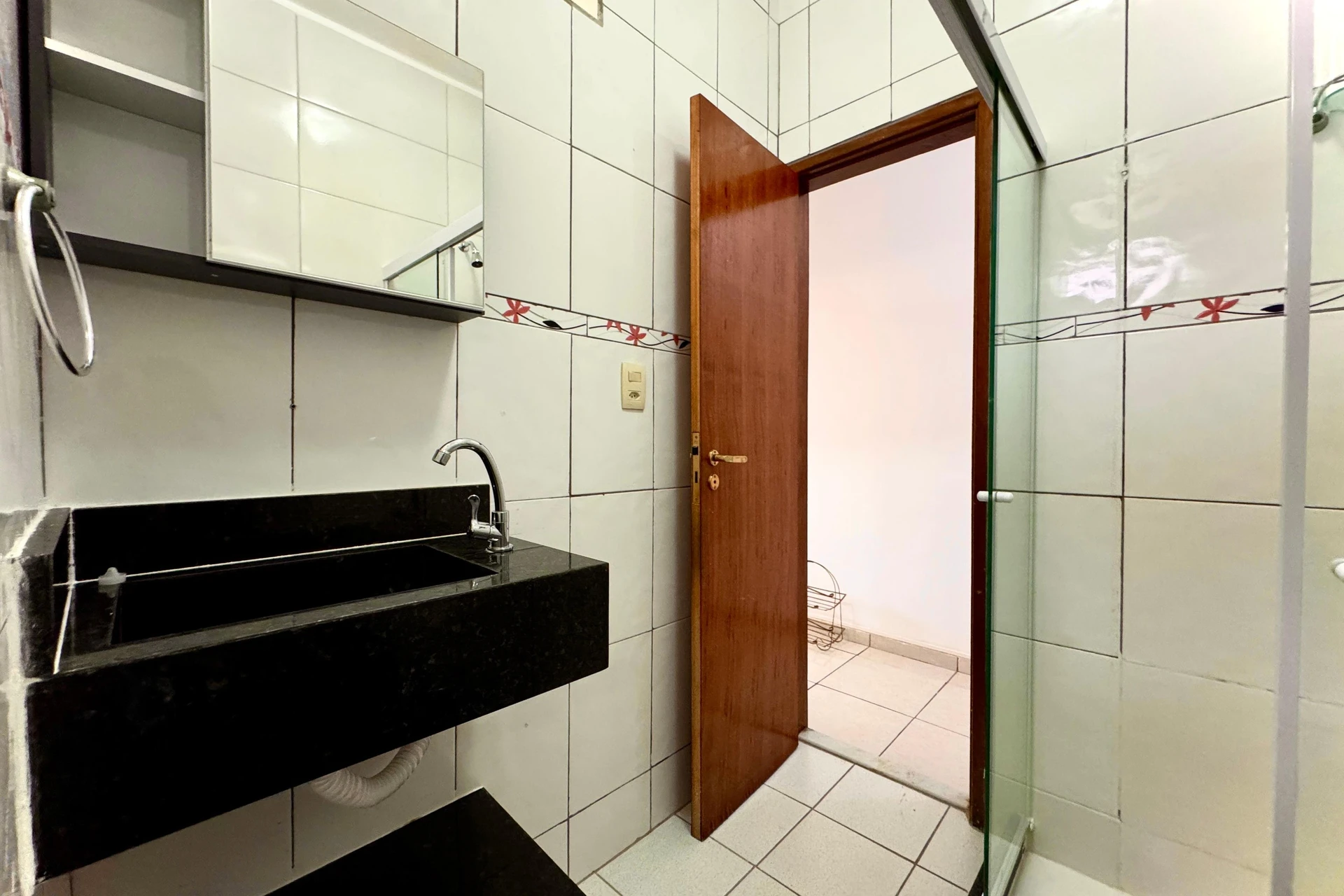 Furnished apartment, 60 m², with a washing machine — photo 18