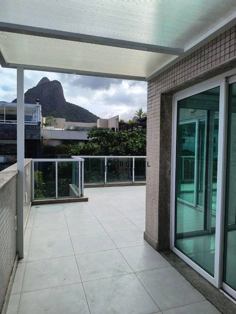 Furnished apartment with 3 bedrooms and 5 bathrooms — photo 26