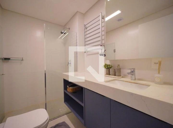 Furnished 1-bedroom apartment with open-plan kitchen — photo 8