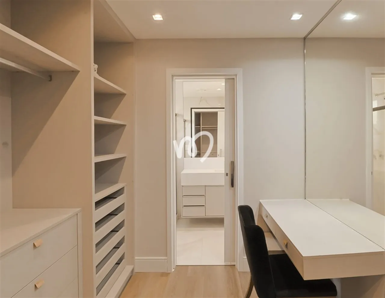 Furnished house with 5 bedrooms and 5 bathrooms — photo 8