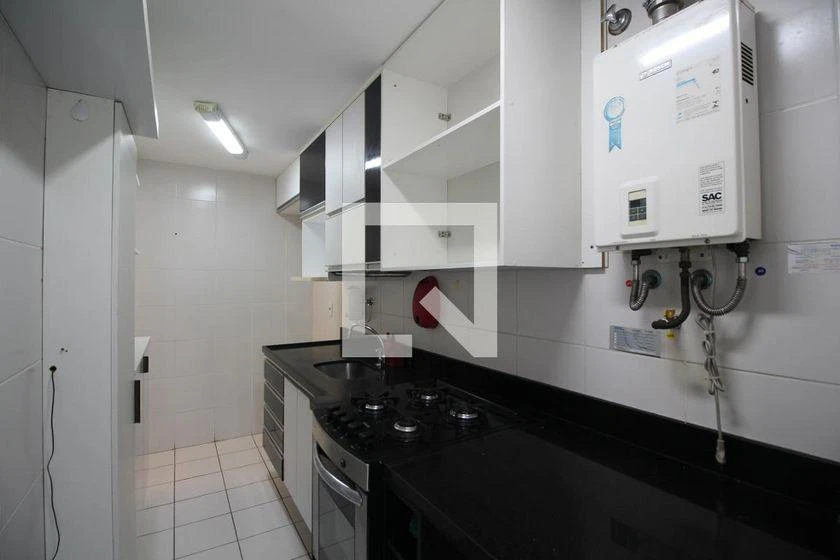 2-bedroom apartment with en-suite and glass balcony — photo 6
