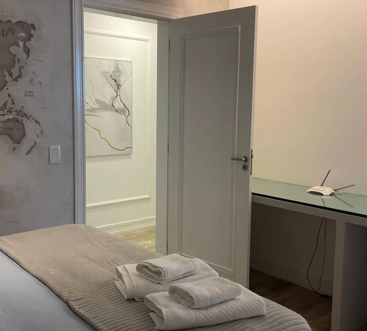 Home office in a 4-bedroom house, 320 m² — photo 11