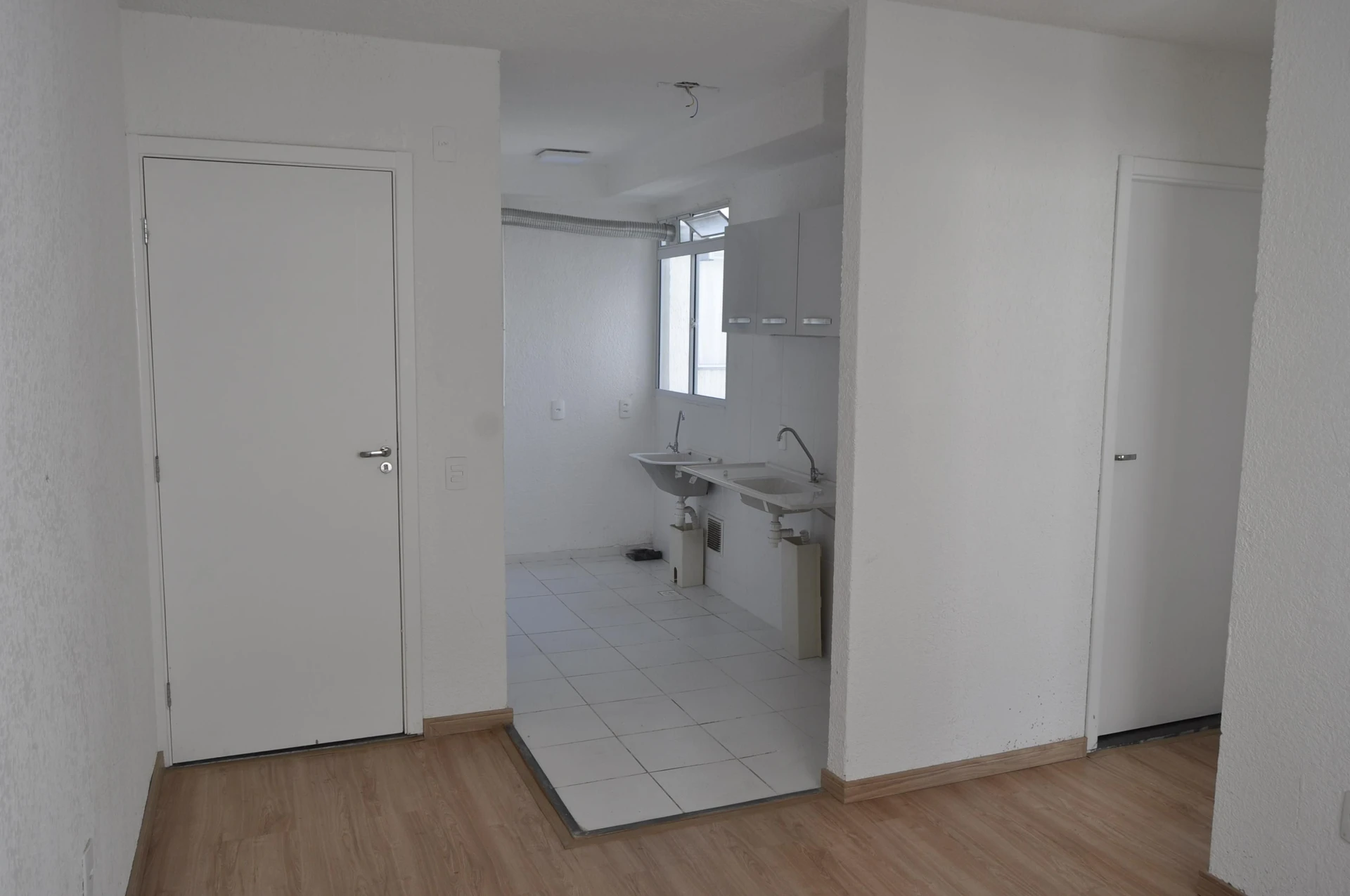 Apartment with 2 bedrooms, balcony and private garden — photo 25