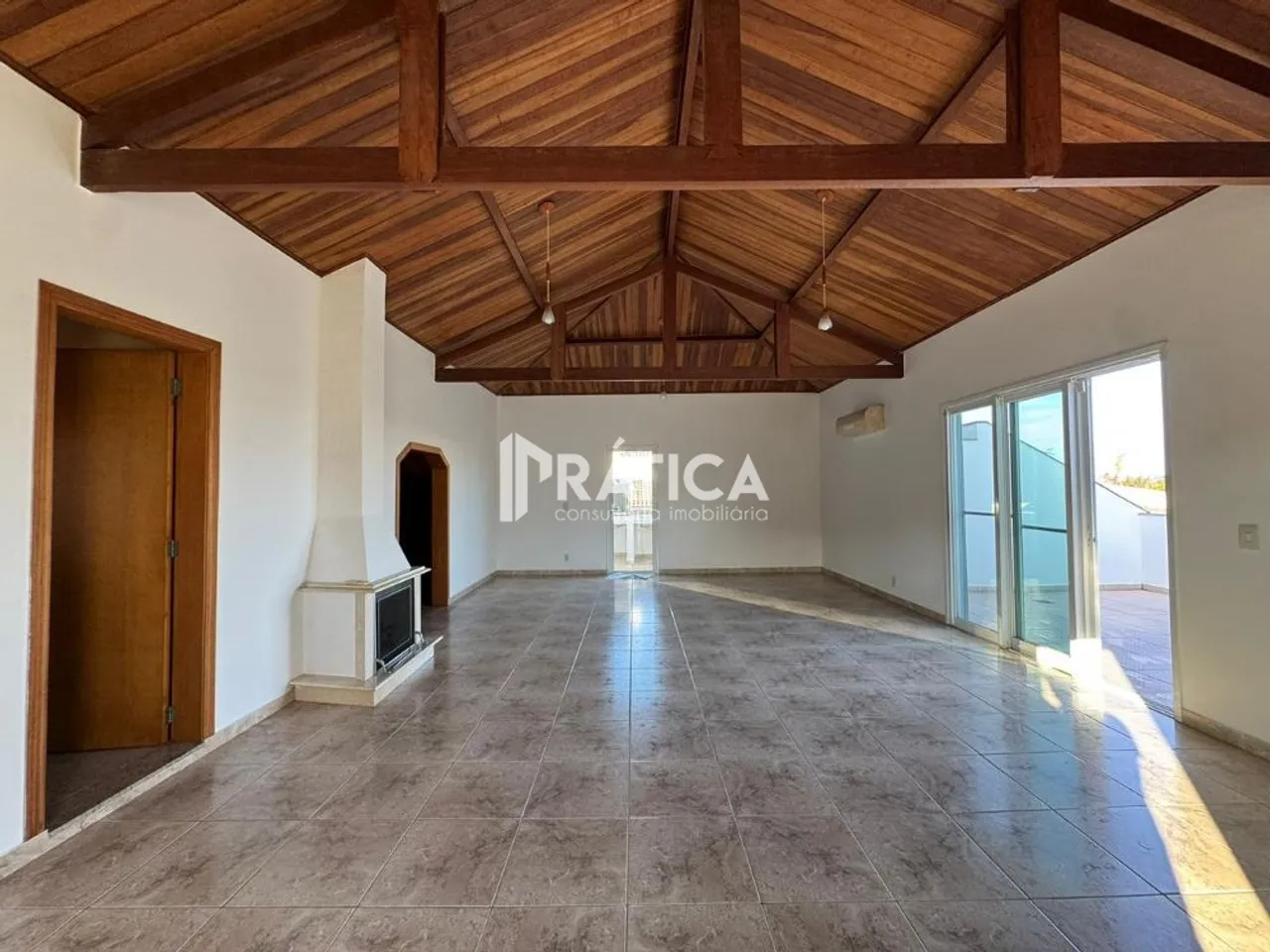 House with 5 bedrooms and 5 bathrooms, balcony grill — photo 19