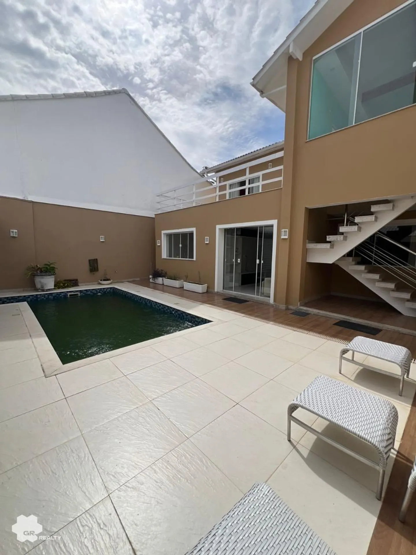 House with 6 en-suite bedrooms and 468 m² of space — photo 33