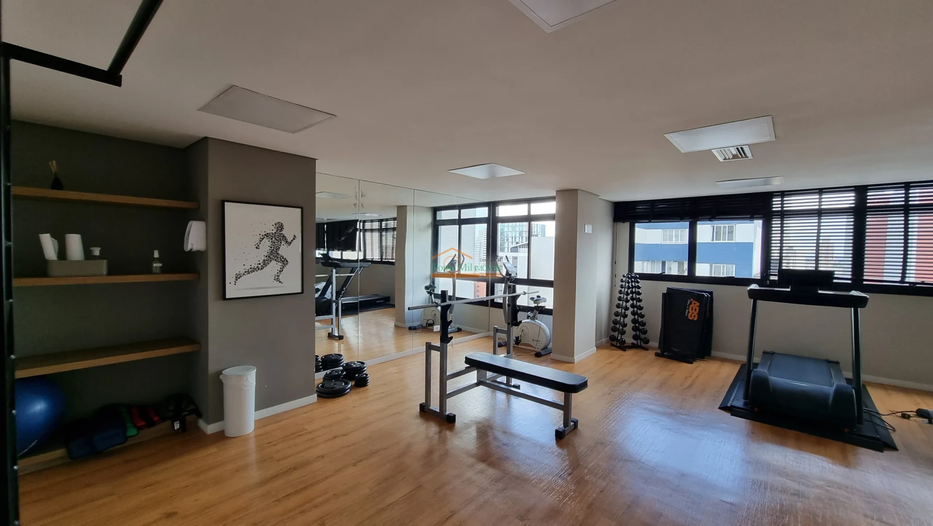 1-bedroom apartment with a fitted compact kitchenette — photo 42