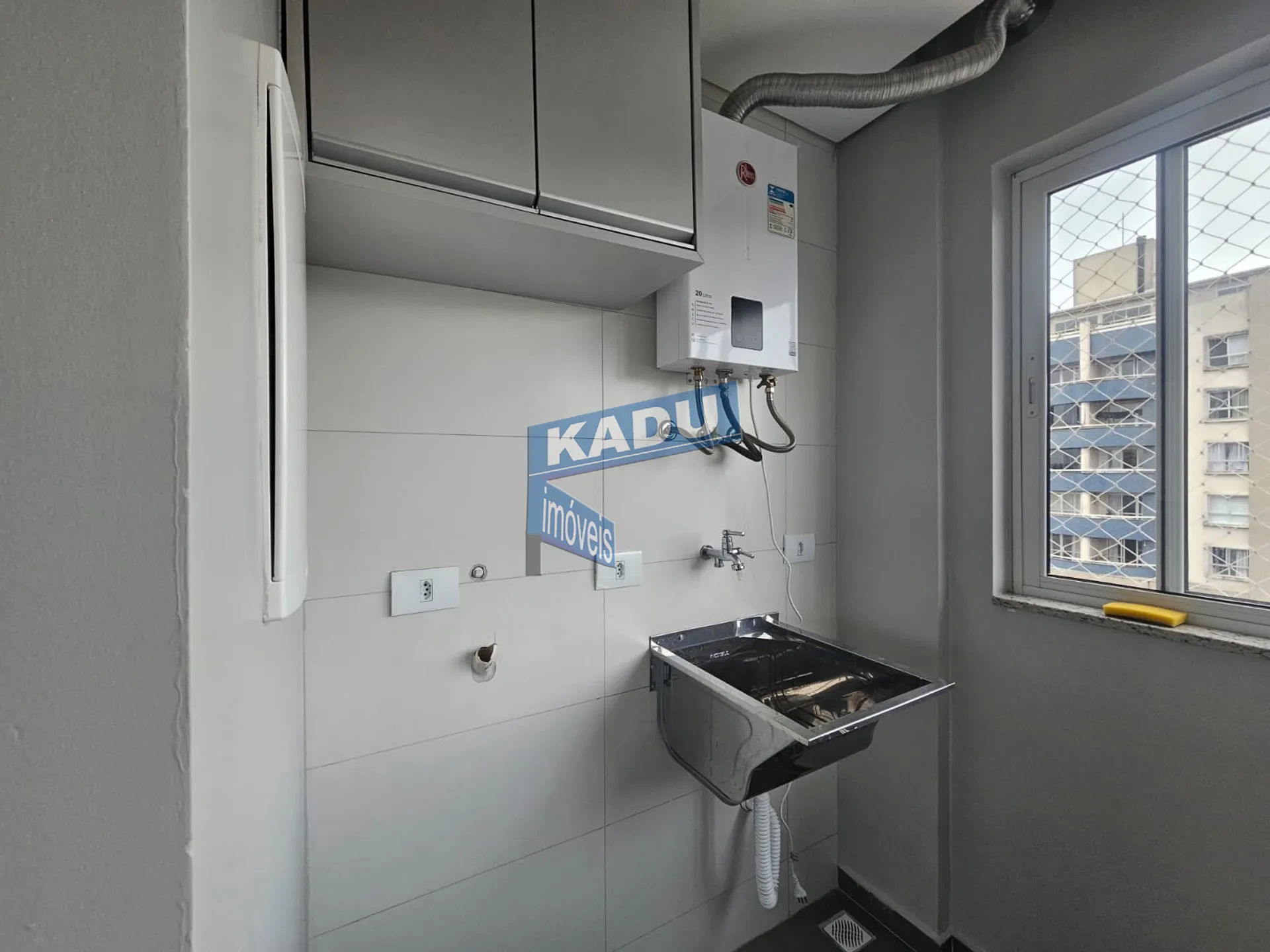 Apartment on the 2nd floor with a grill on the balcony