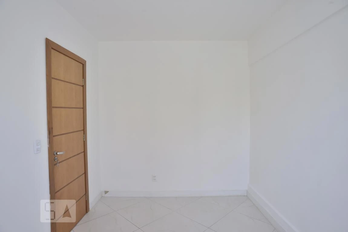 2-bedroom apartment in a building with a gym — photo 15