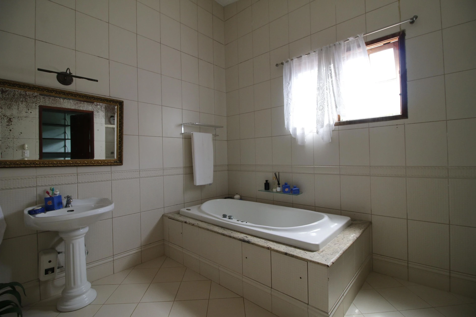 Furnished house, 700 m², with a jacuzzi — photo 54