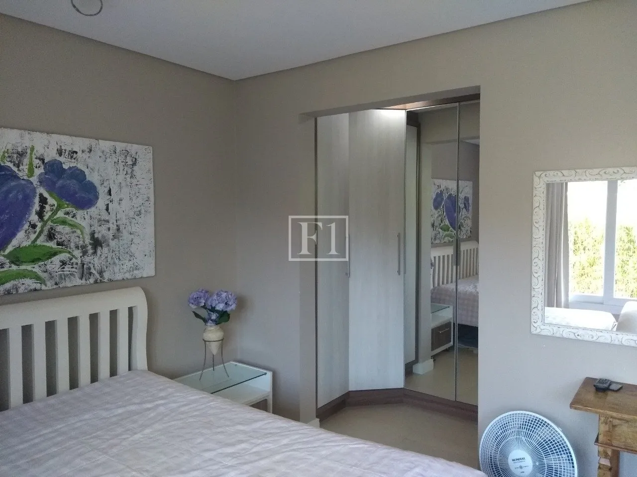 Furnished house, 450 m², with floor-to-ceiling windows — photo 24