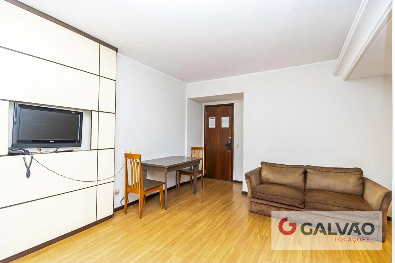 One-bedroom apartment in a building with a gym — photo 7