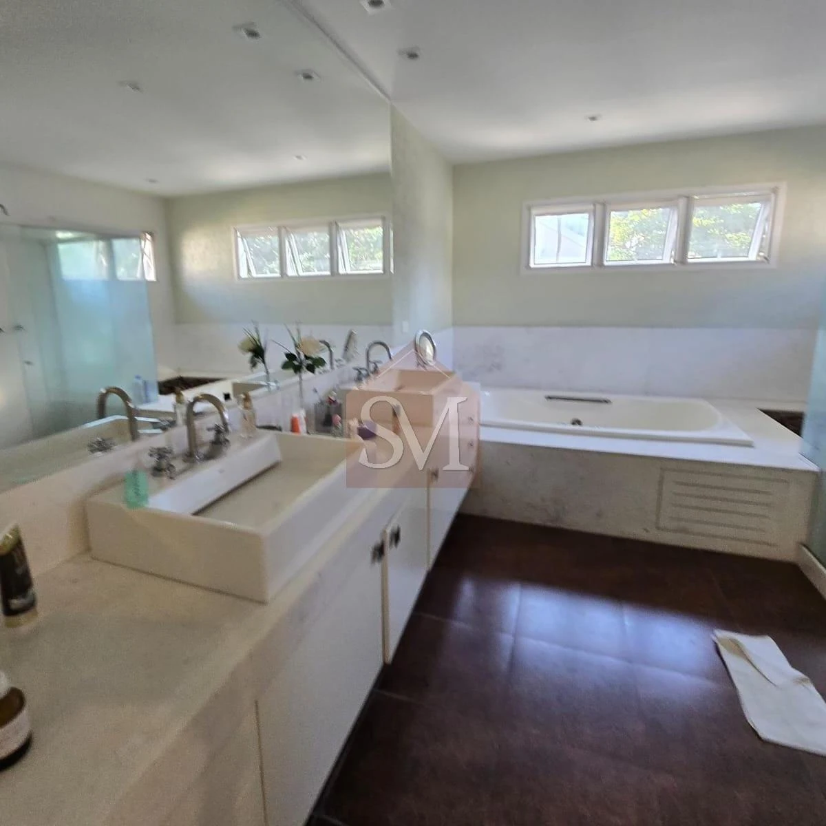 Furnished triplex house with 4 en-suite rooms and 669 m² — photo 24