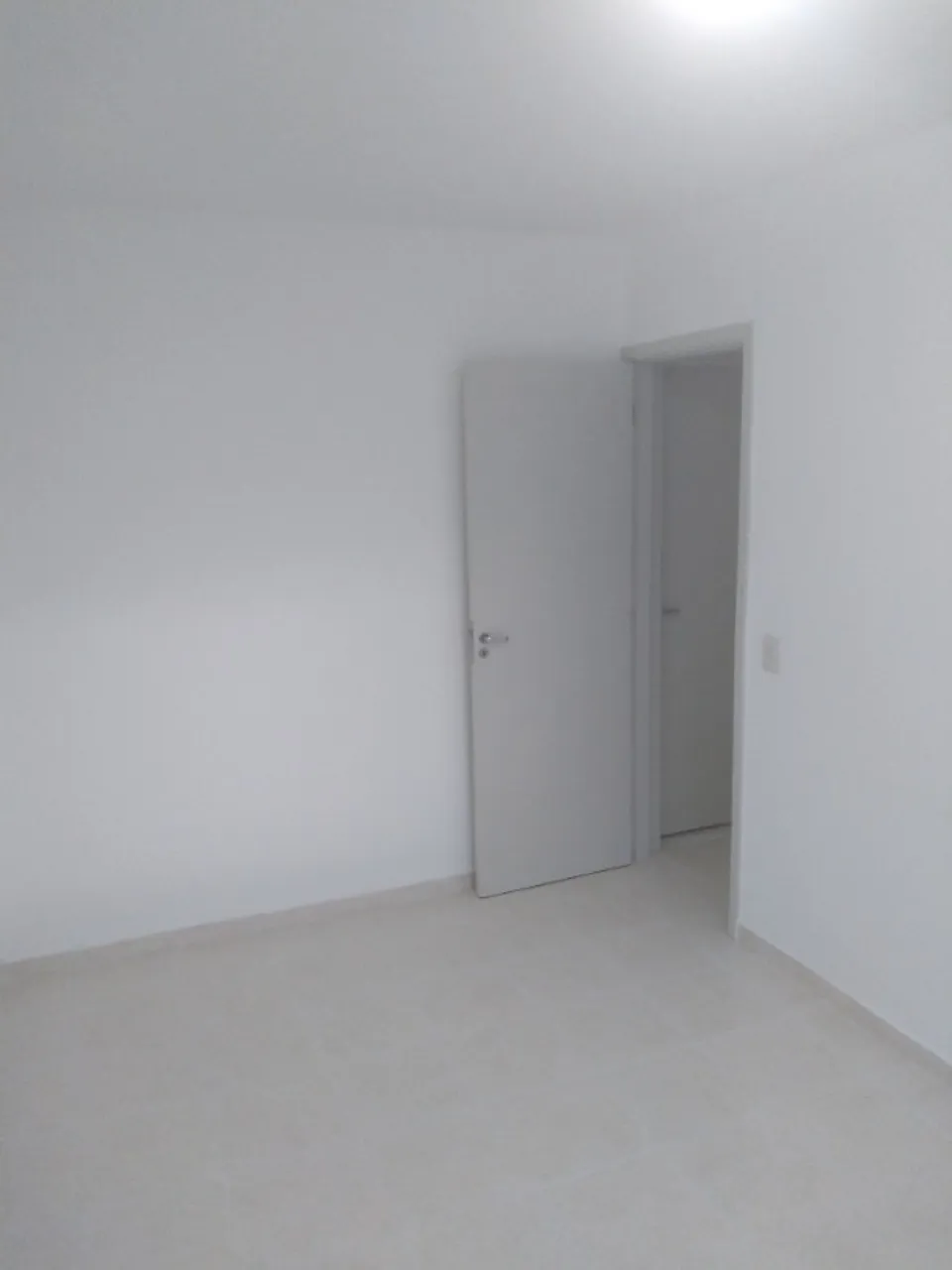 2-bedroom apartment in a building with a gym — photo 8