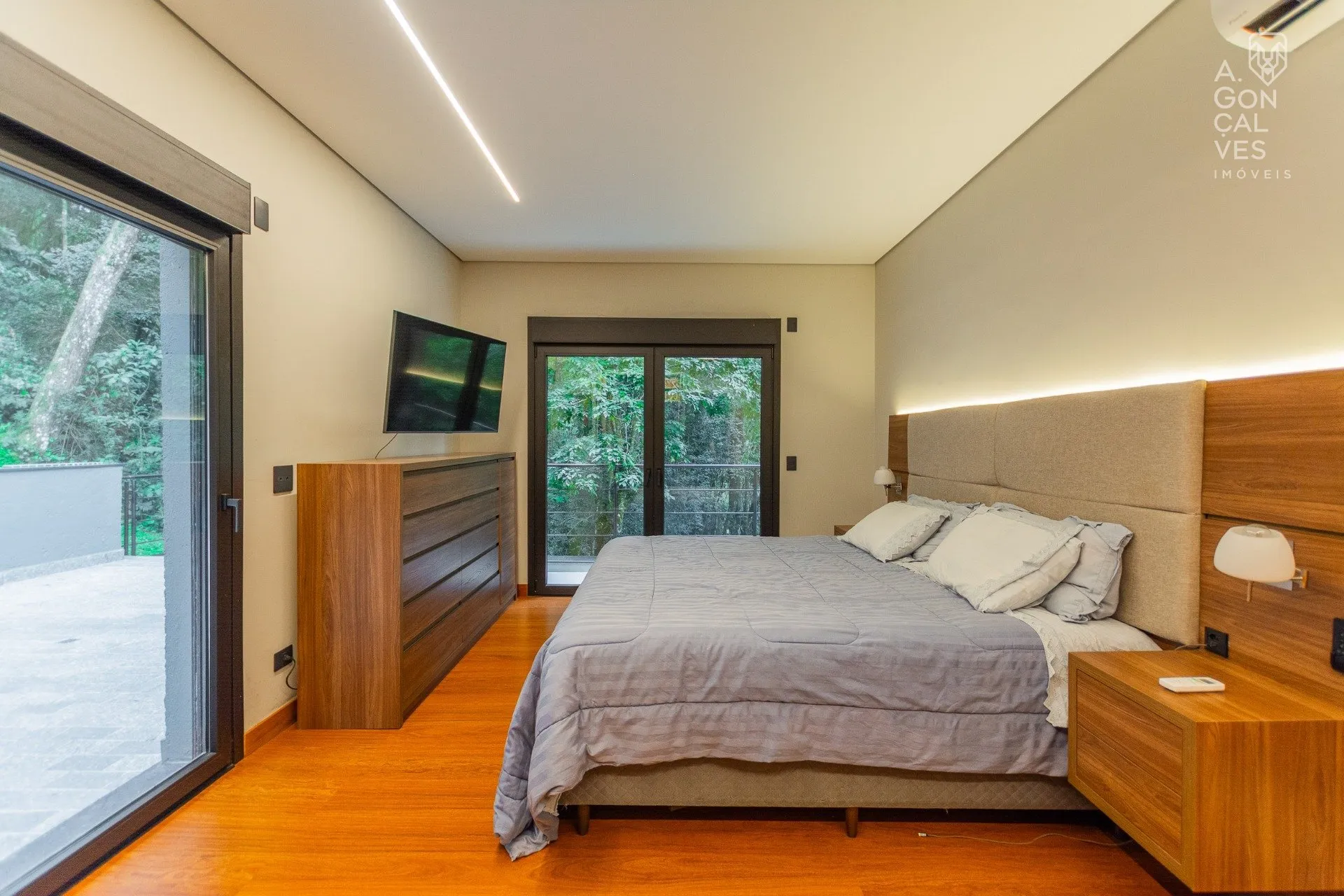Furnished house with 4 bedrooms and 5 bathrooms — photo 39