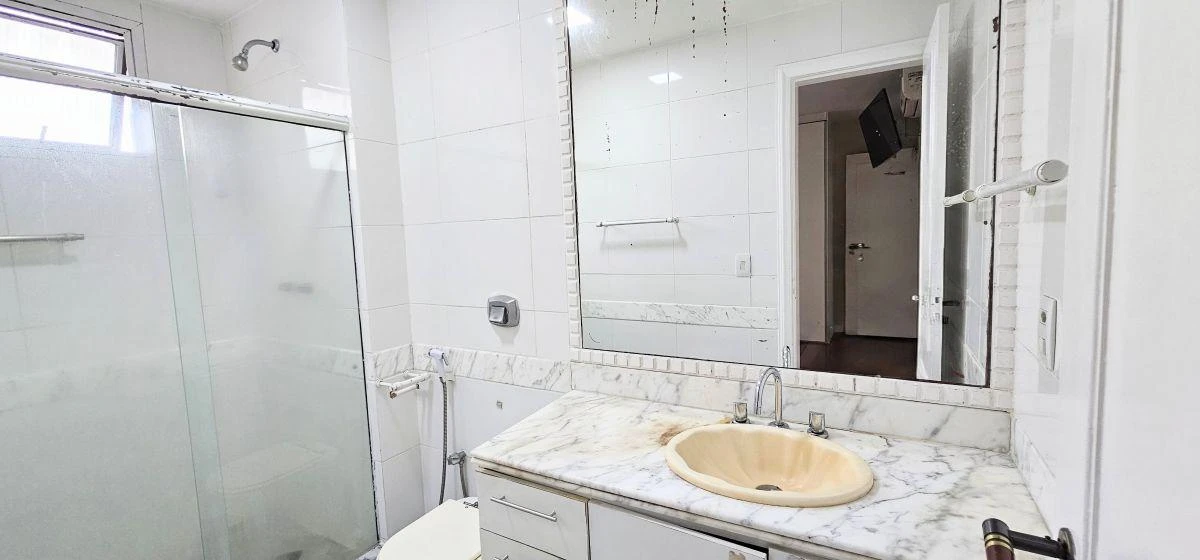 197 m² furnished apartment with 3 bedrooms and 2 parking spaces — photo 3
