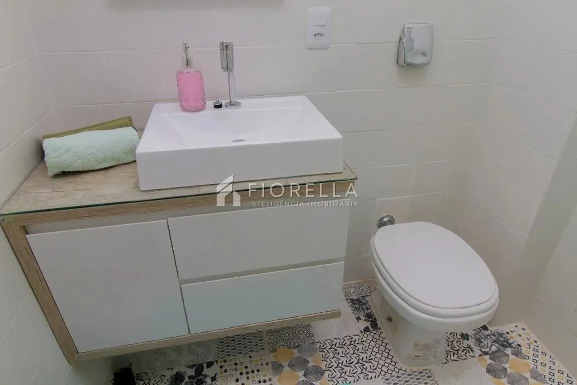 Furnished studio 35 m² with an open kitchen and gas stove — photo 10