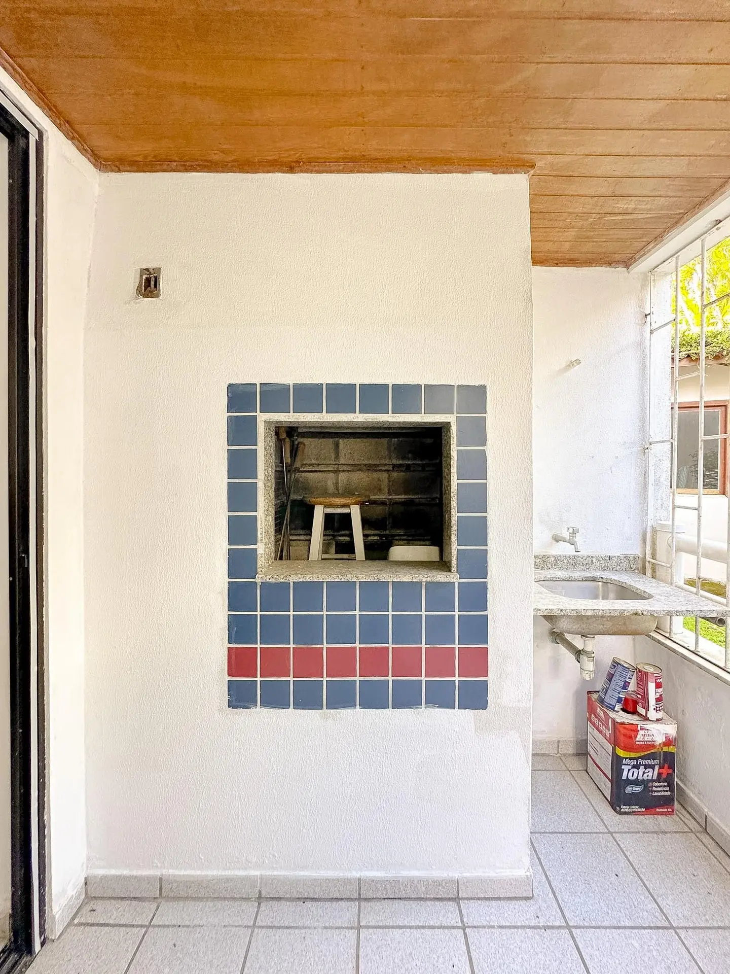 3-bedroom apartment with a grill on the balcony — photo 8