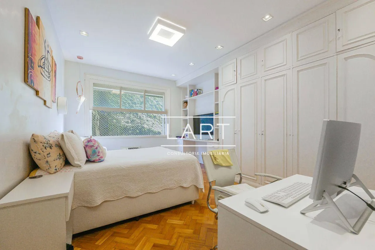 4-bedroom apartment with 453 m² and shared elevator — photo 11