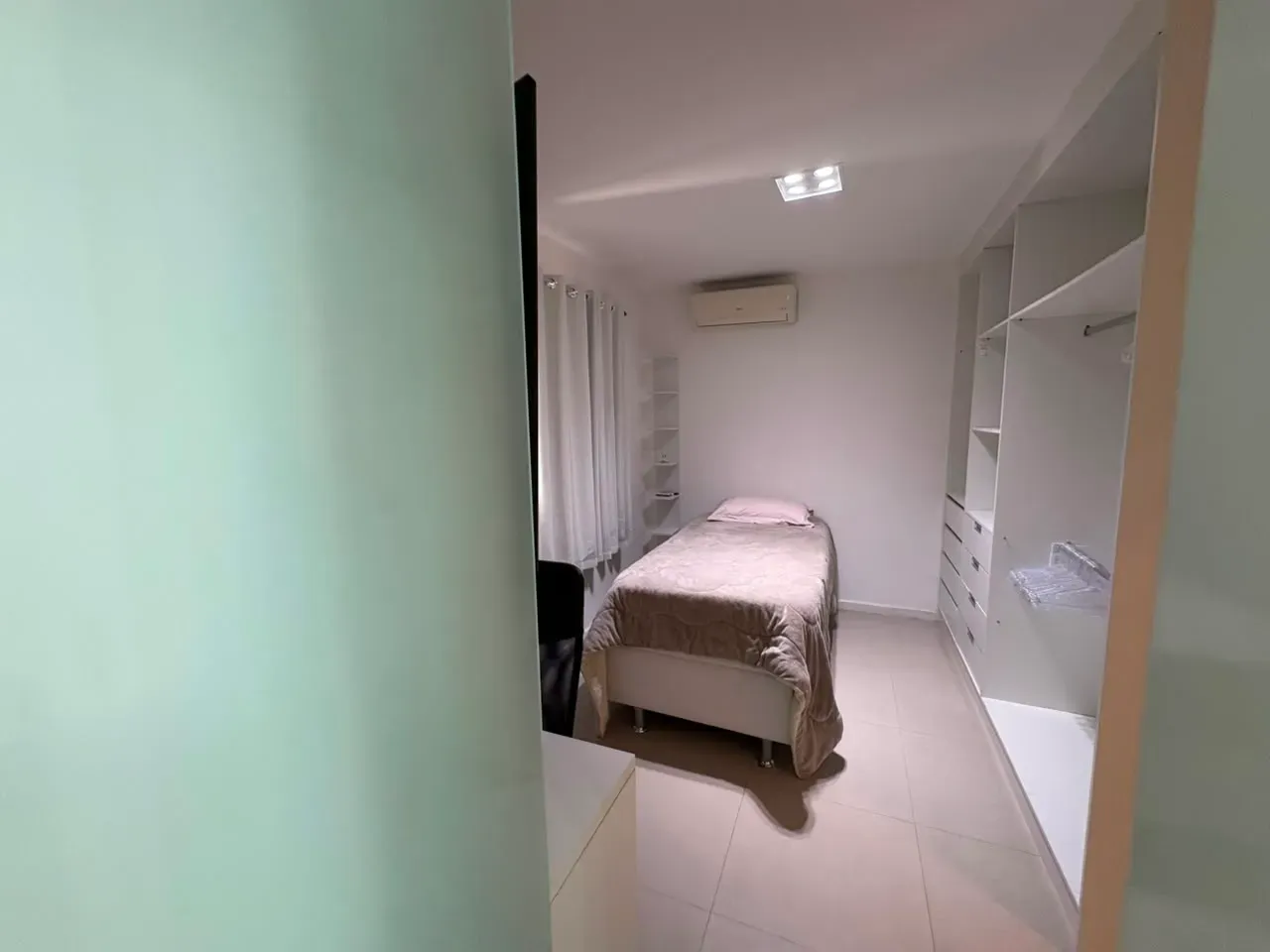 Furnished 266 m² house with 6 bedrooms and balcony grill — photo 53