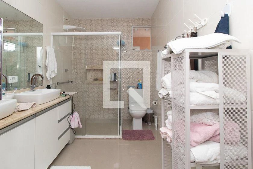 4-bedroom house with a home office in Curitiba — photo 40