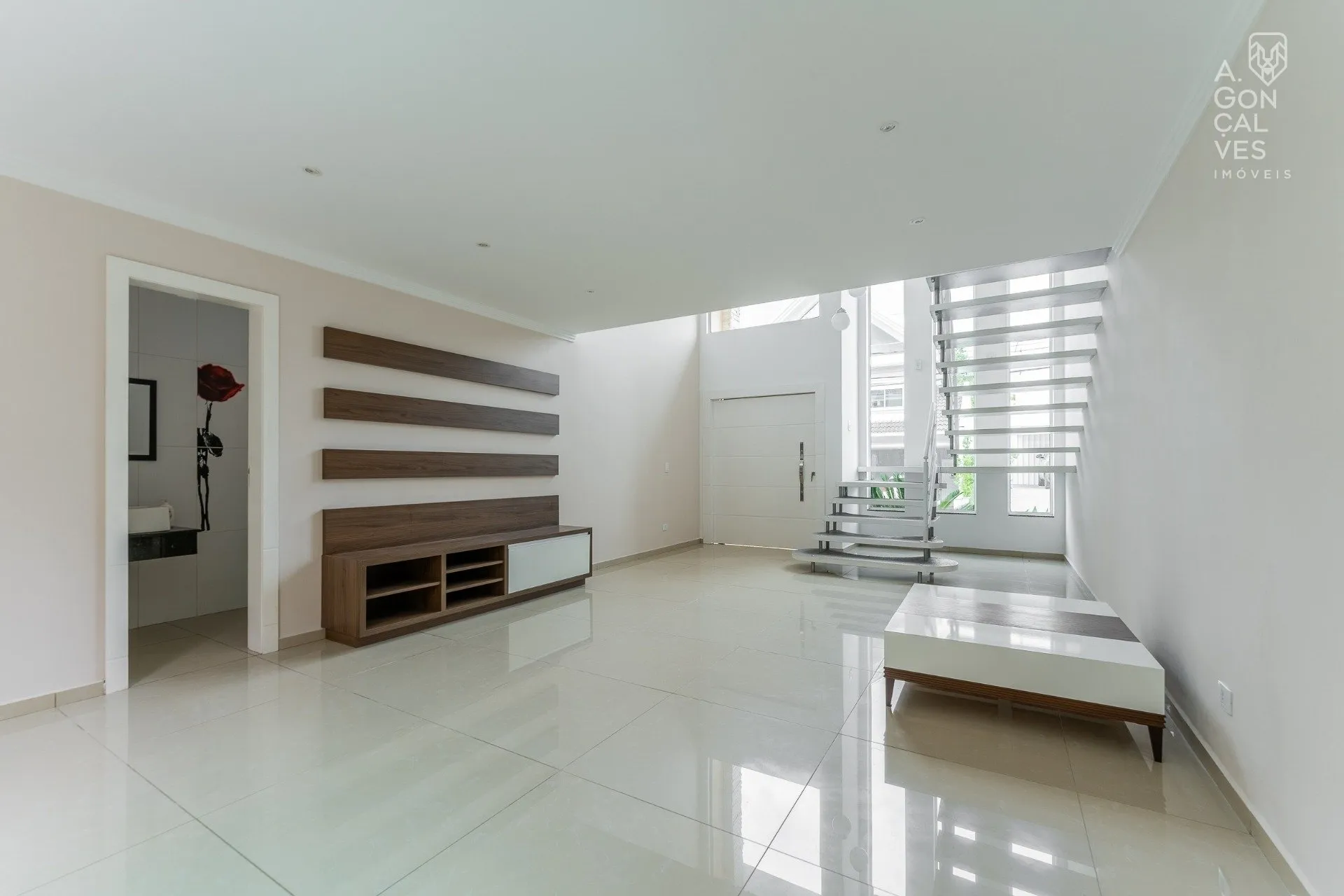 Будинок 247 м² з панорамними вікнами та робочим місцем — photo 10
