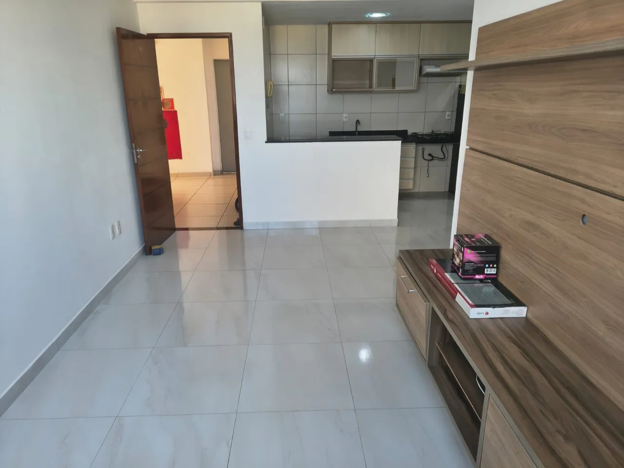 2-bedroom apartment in a building with a gym — photo 2