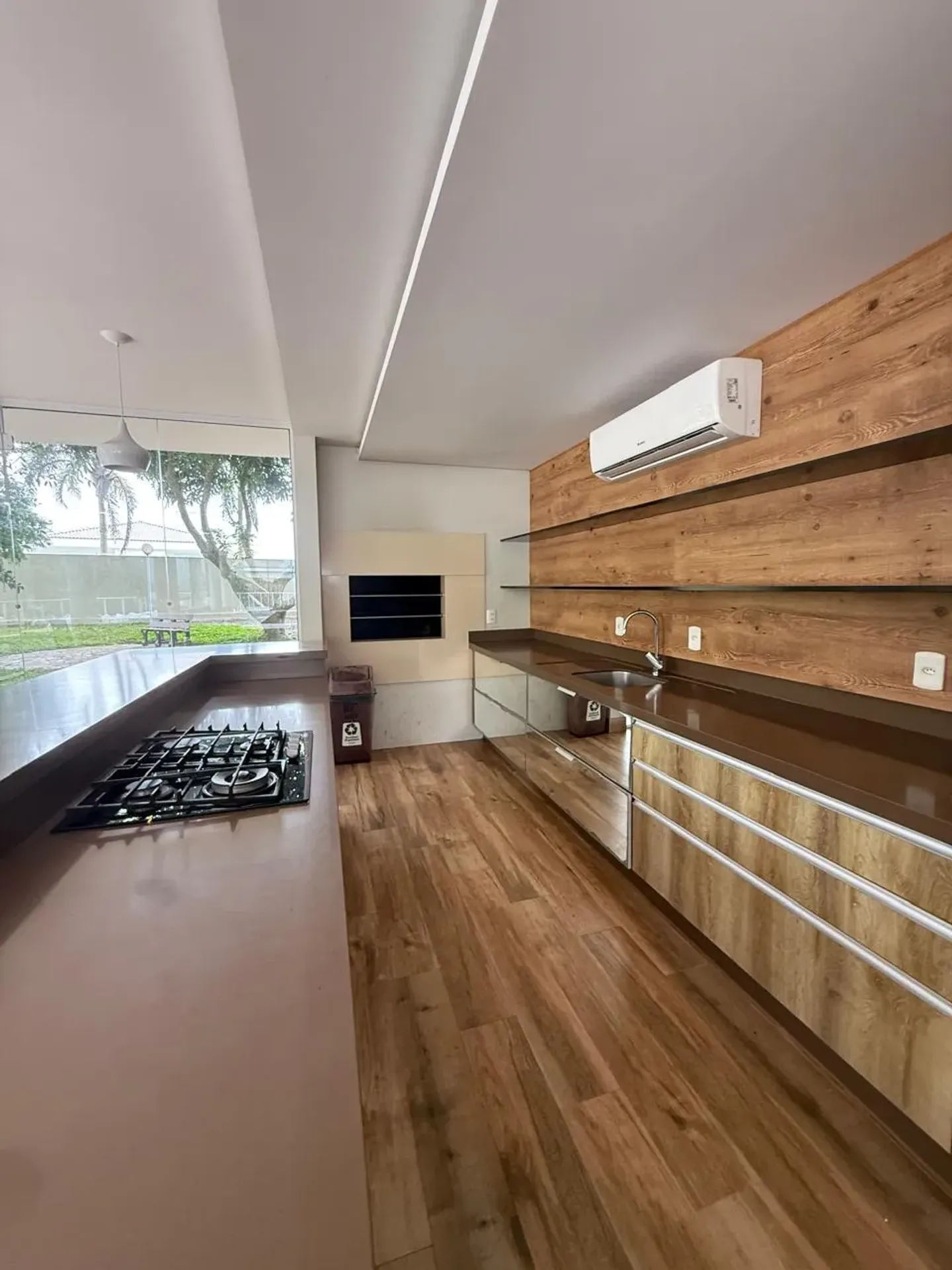 Furnished house, 263 m², with a water view — photo 28